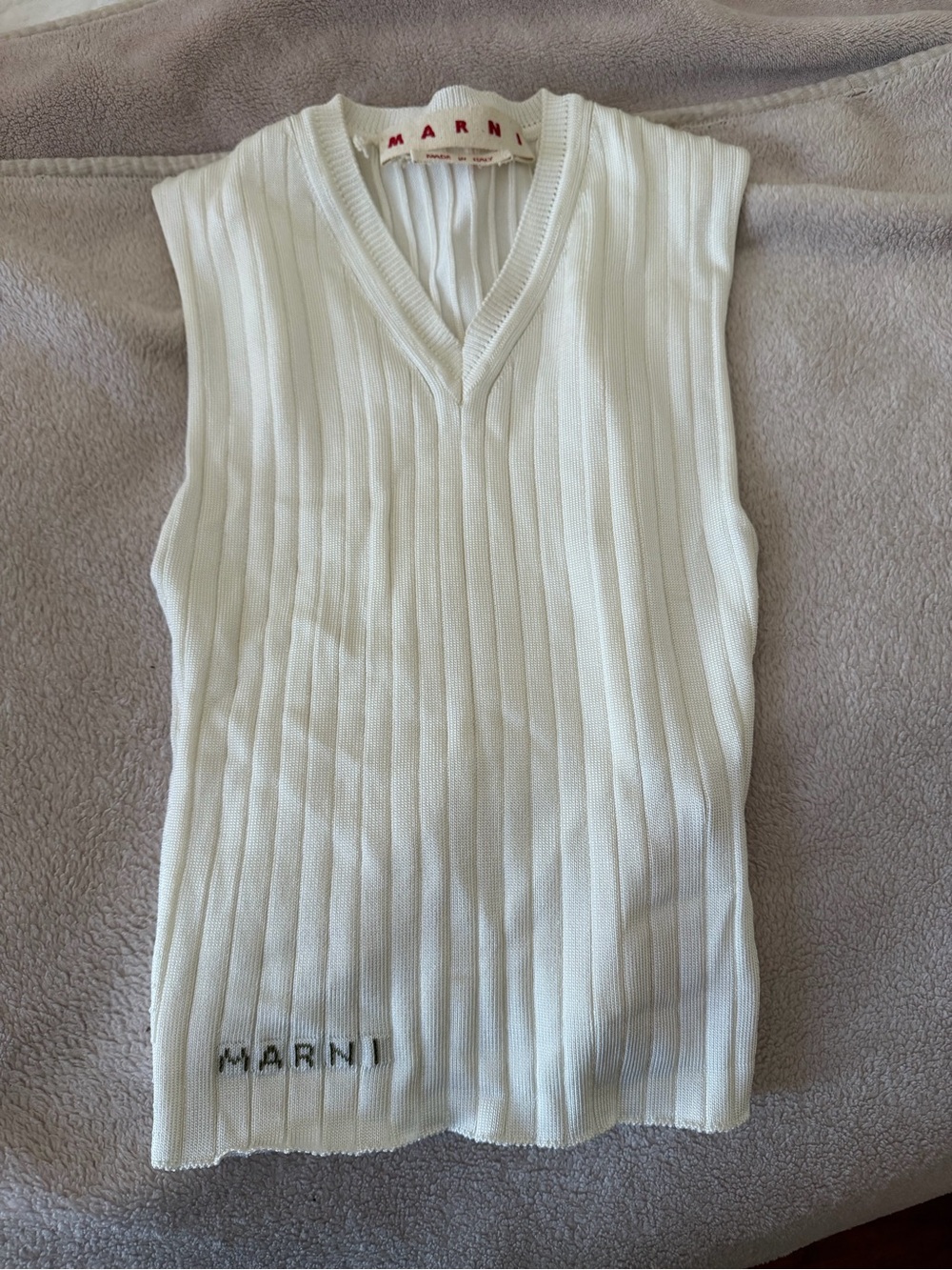 Marni Cream Ribbed V-Neck Sleeveless Top SIZE 40